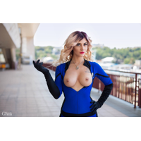 Fantastic Four_ Invisible Woman_2-Wm4a3avM.jpg